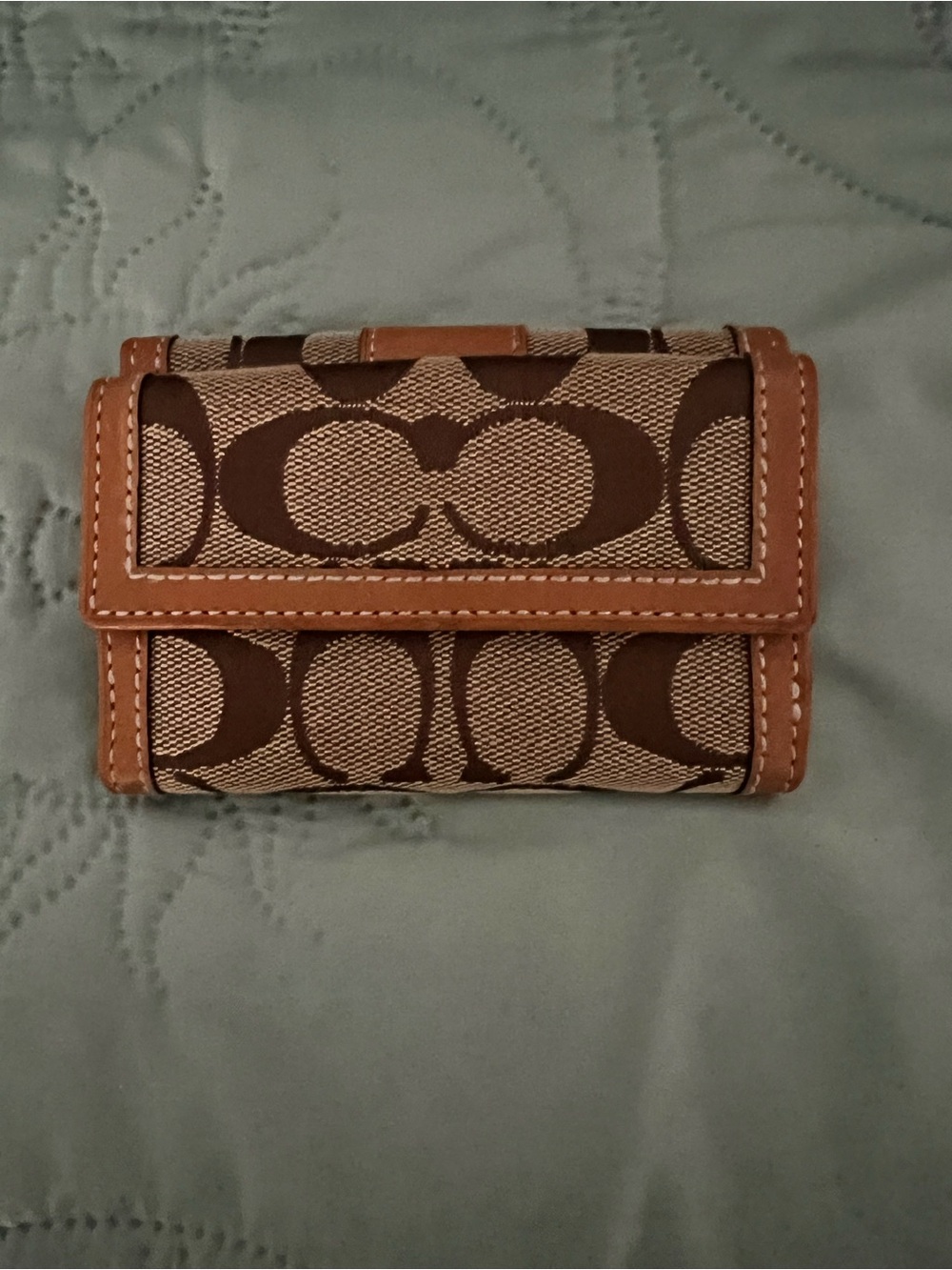 Coach Brown/Tan Signature Canvas Compact Card Holder - Picture 2 of 4